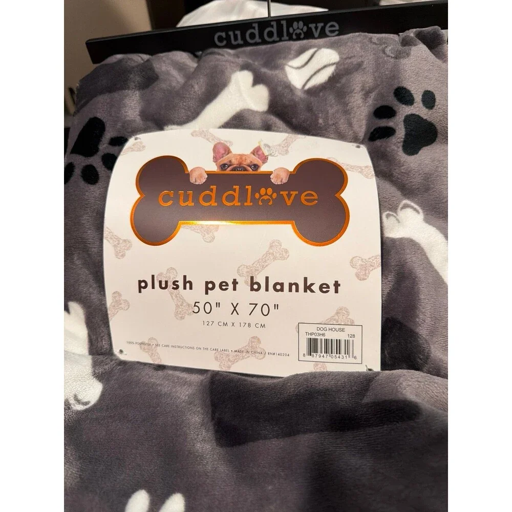 Brand new Cuddlove plush pet Blanket